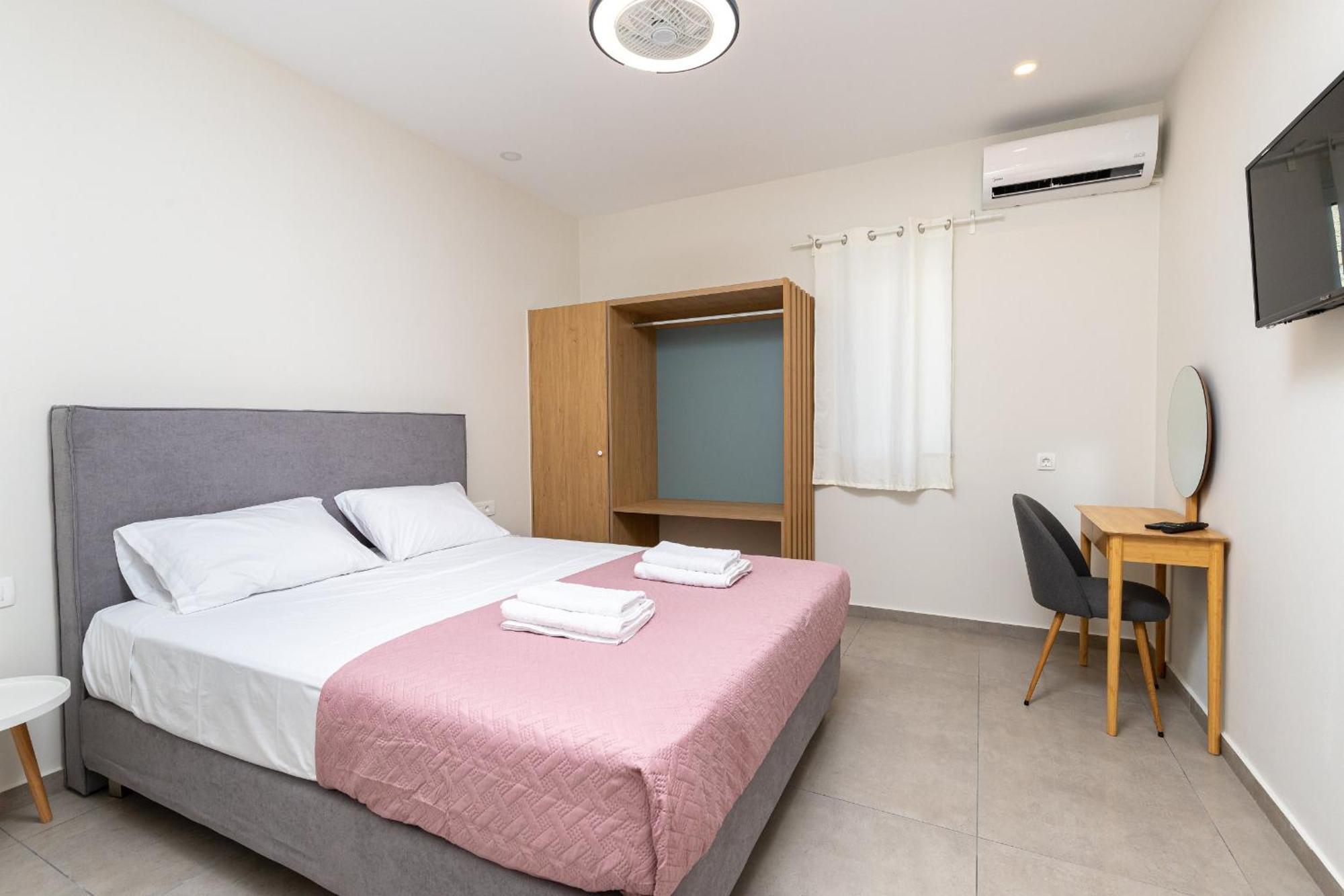 Meli Apartments Paleochora Ngoại thất bức ảnh