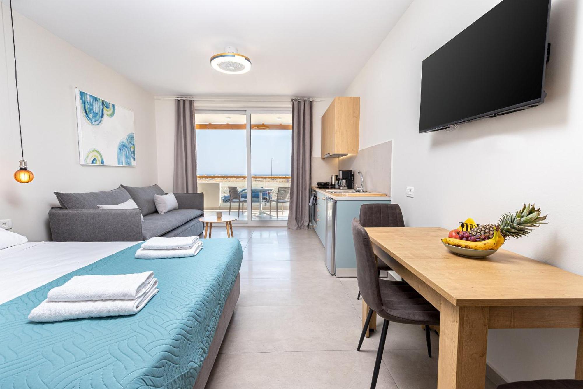 Meli Apartments Paleochora Ngoại thất bức ảnh